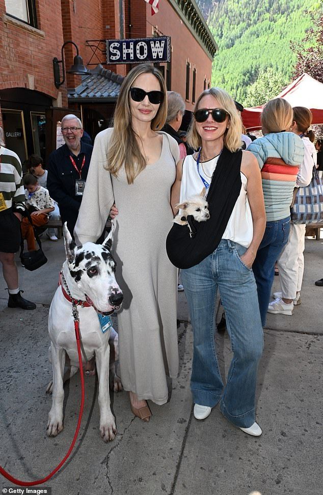 While at the event she mingled with a number of celebrity pals, including Naomi Watts, 55