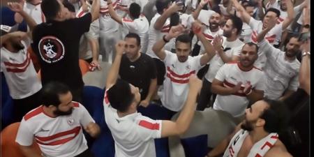 جماهير الزمالك في الإمارات تحتفل بكأس السوبر الإفريقي - بوابة فكرة وي