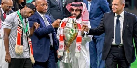 الزمالك المصري يُتوج بكأس السوبر الأفريقي - بوابة فكرة وي