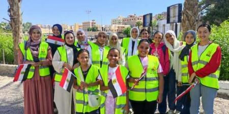 «المصريين» يوزع الورود والأعلام على المواطنين في البحر الأحمر احتفالا بنصر أكتوبر - بوابة فكرة وي