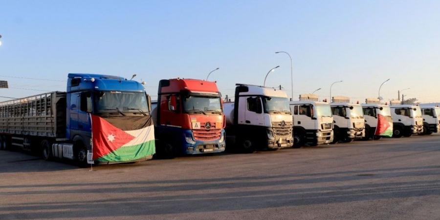 الأردن يسير 100 قافلة مساعدات إلى قطاع غزة من بدء العدوان الإسرائيلي - بوابة فكرة وي