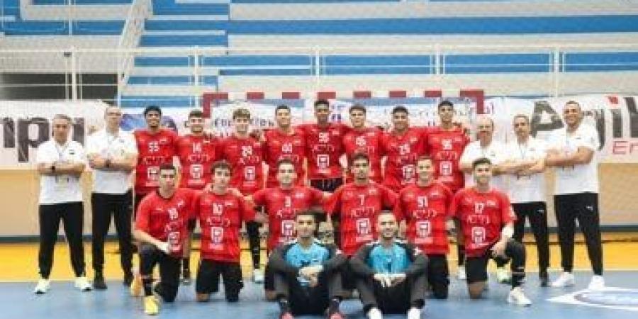 منتخب ناشئى كرة اليد 2006 يهزم الجزائر 42 - 22 فى بطولة أفريقيا - بوابة فكرة وي