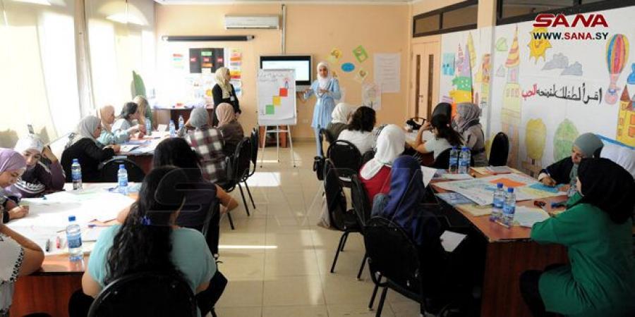 دورة تدريبية لمربيات مشروع “استعدوا للالتحاق بالمدرسة” في المركز الإقليمي لتنمية الطفولة المبكرة - بوابة فكرة وي