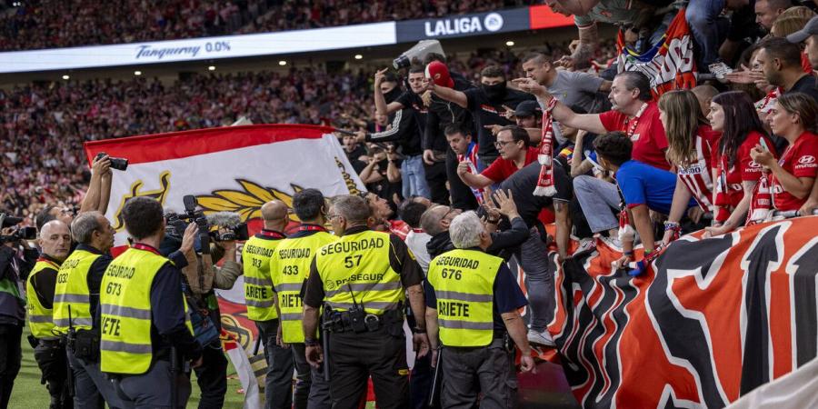 أتلتيكو مدريد يعاقب مشجعا أثار الشغب أمام ريال مدريد - بوابة فكرة وي