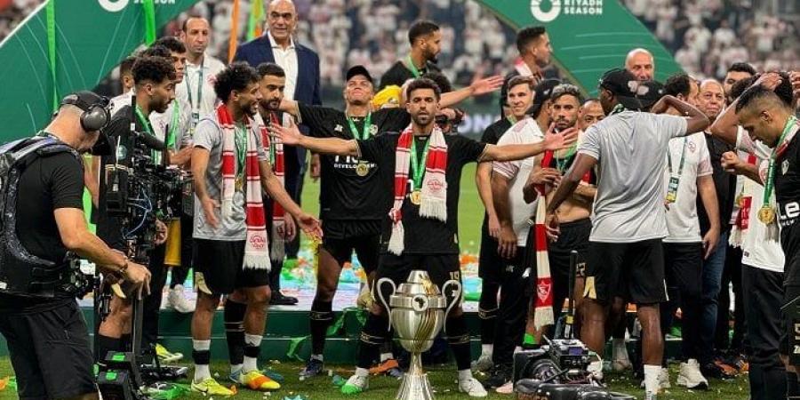 حمزة المثلوثي يكشف كواليس غرفة ملابس الزمالك قبل مباراة السوبر الإفريقي - بوابة فكرة وي