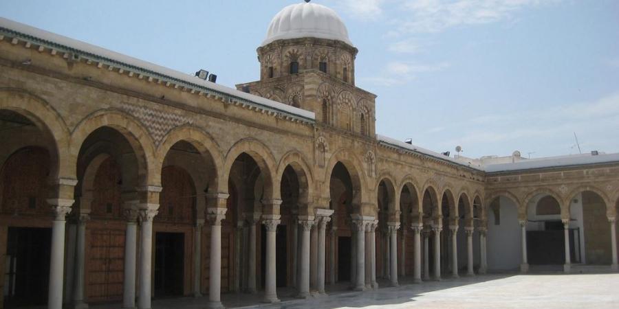 "روائع العمارة الدينية الإسلامية : المساجد والزوايا بالبلاد التونسية من القرن التاسع إلى القرن التاسع عشر ميلاديا" إصدار جديد يسلط الضوء على ثراء التراث التونسي - بوابة فكرة وي