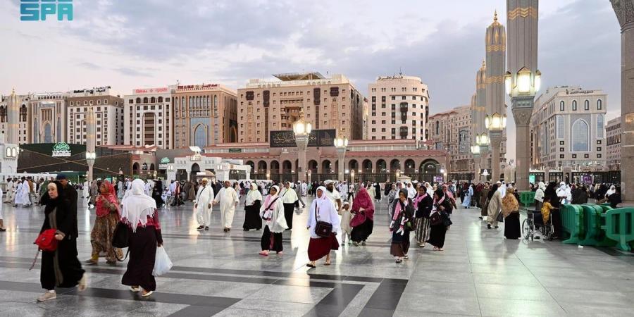 لينعموا بالطمأنينة والخشوع.. خدمات تنظيمية ترافق المصلين في المسجد النبوي - بوابة فكرة وي