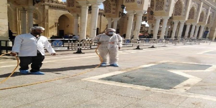 عقب انتهاء احتفالات مولد البدوي.. أعمال نظافة وتطهير بمحيط المسجد الأحمدي بطنطا ورفع 1000طن مخلفات - بوابة فكرة وي