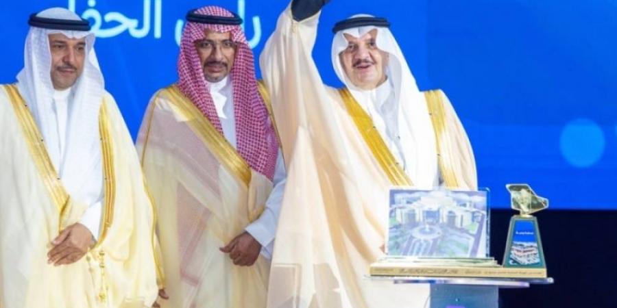 أمير الشرقية يرعى حفل تخريج طلبة كلية الجبيل الصناعية ومعهد الجبيل التقني - بوابة فكرة وي